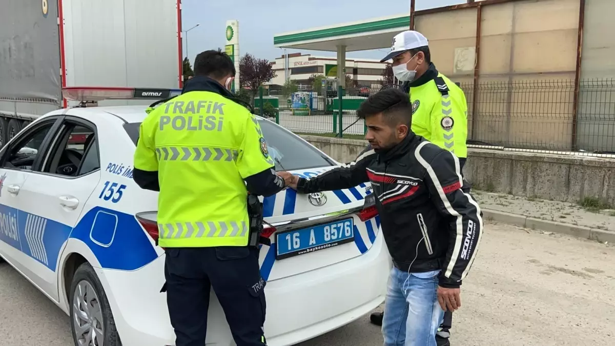 Son dakika haber: Polisten kaçarken devrilen motosikletten düşen sürücüye ceza yağdı