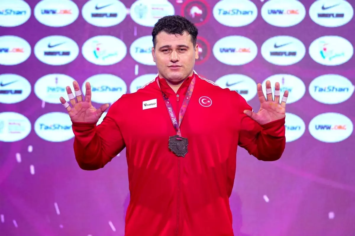 Milli güreşçi Rıza Kayaalp\'in hedefi Aleksandr Karelin\'e ait rekoru kırmak Açıklaması