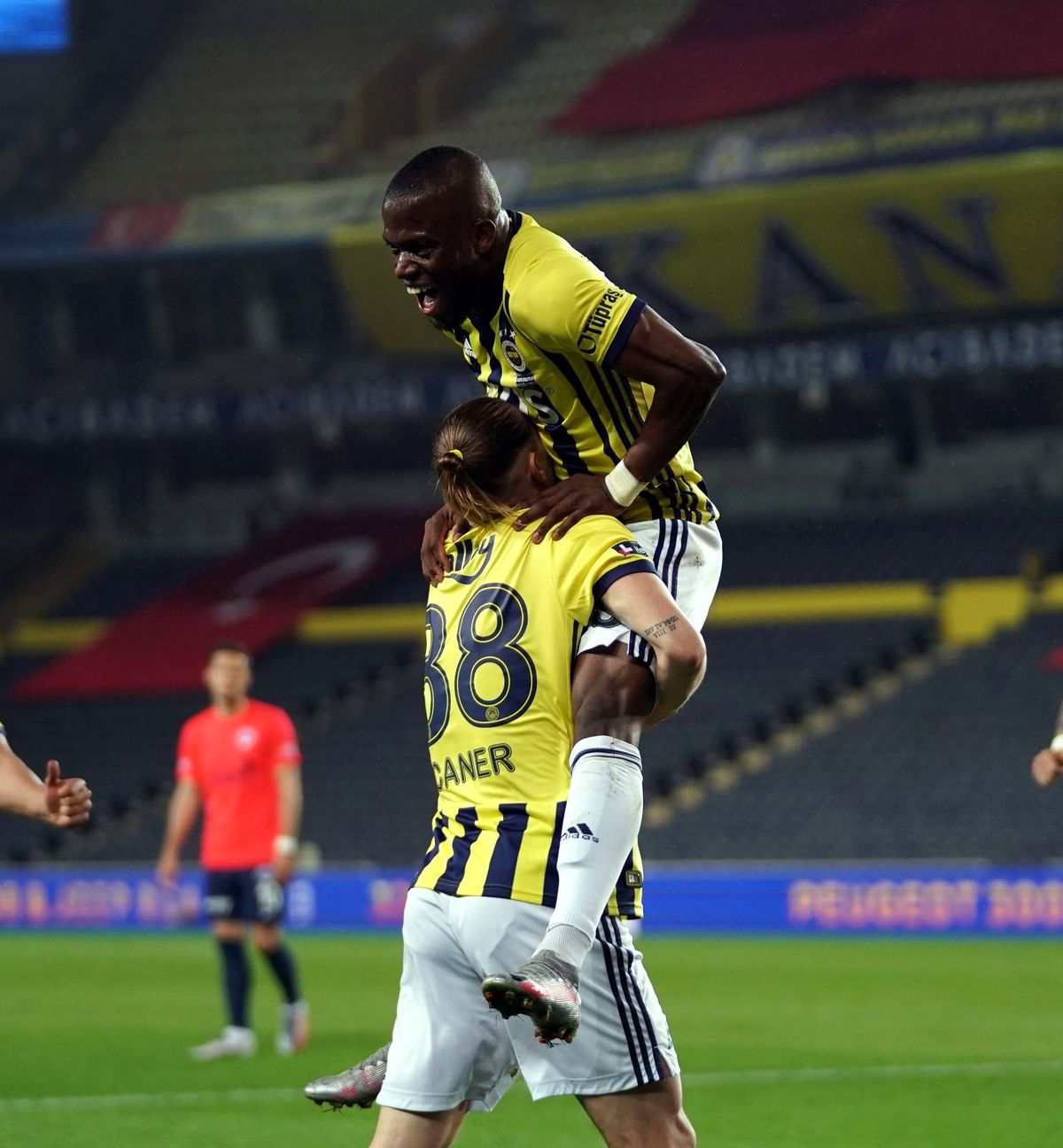 Valencia\'dan 2 gol
