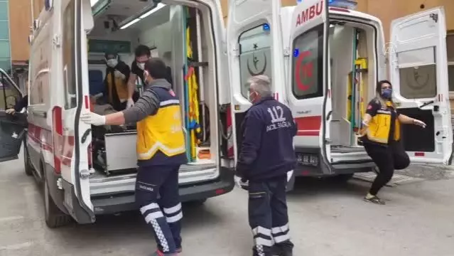 Afgan uyruklu iki aile arasında bıçaklı sopalı kavga: 1 ölü, 7 yaralı Afgan uyruklu iki aile arasında bıçaklı sopalı kavga: 1 ölü, 7 yaralı