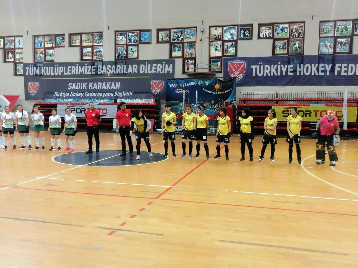 Acıpayamlı hokeyci genç kıza milli davet