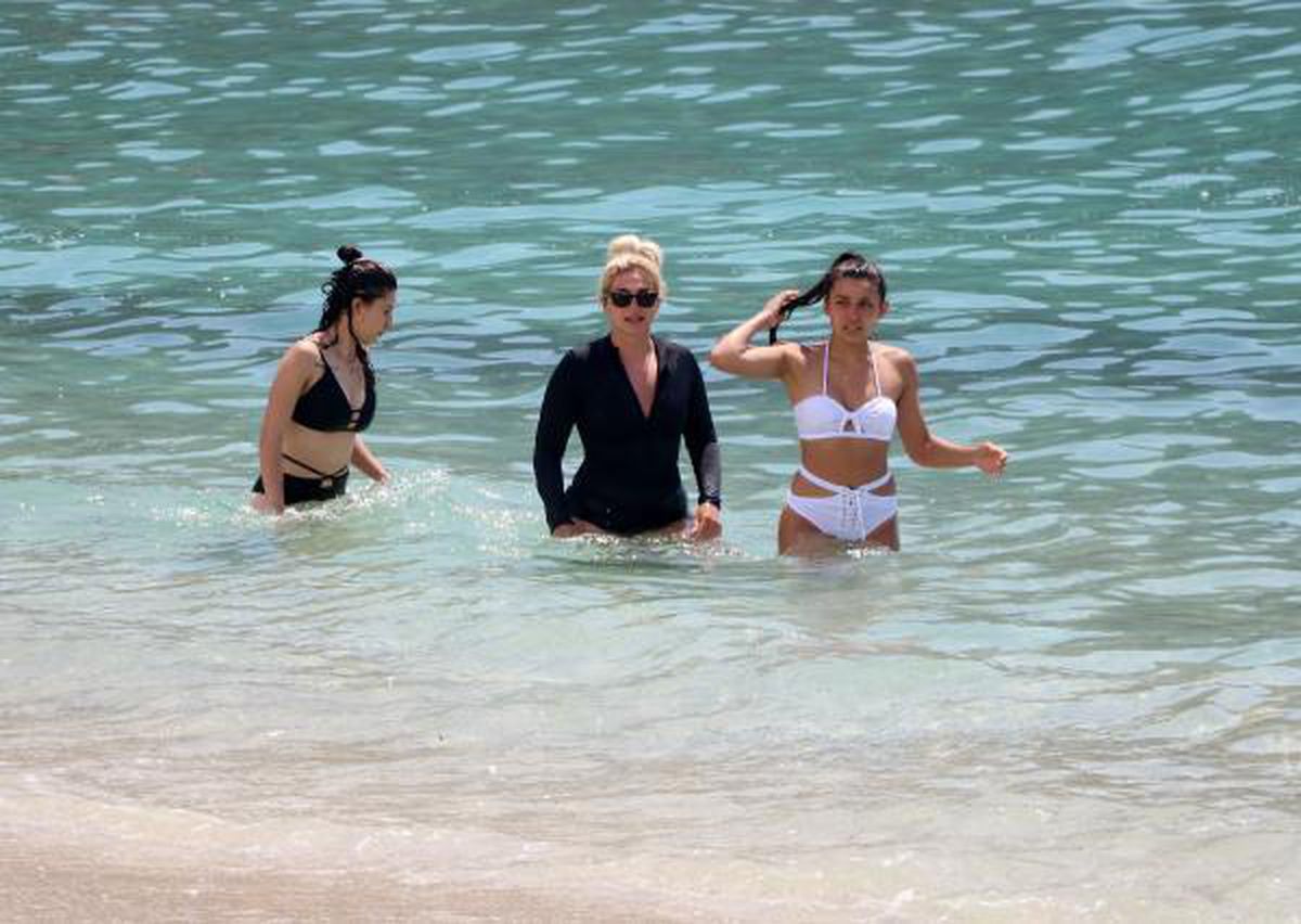 Alanya plajları, kısıtlama sonrası doldu