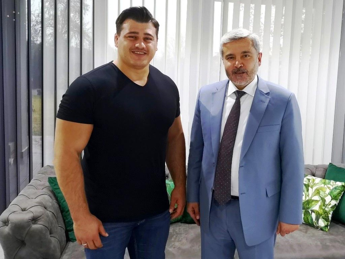 ASÜ Rektörü Şahin Milli Güreşçi Kayaalp\'i tebrik etti