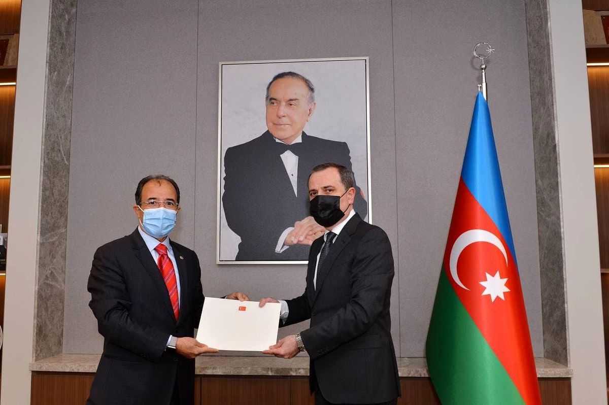 Azerbaycan\'a atanan Büyükelçi Bağcı, güven mektubunu Bakan Bayramov\'a sundu