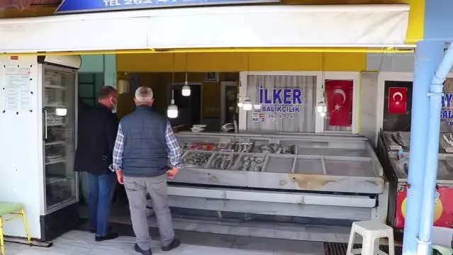 Balıkçı tezgahlarının yeni gözdesi menekşe balığı oldu