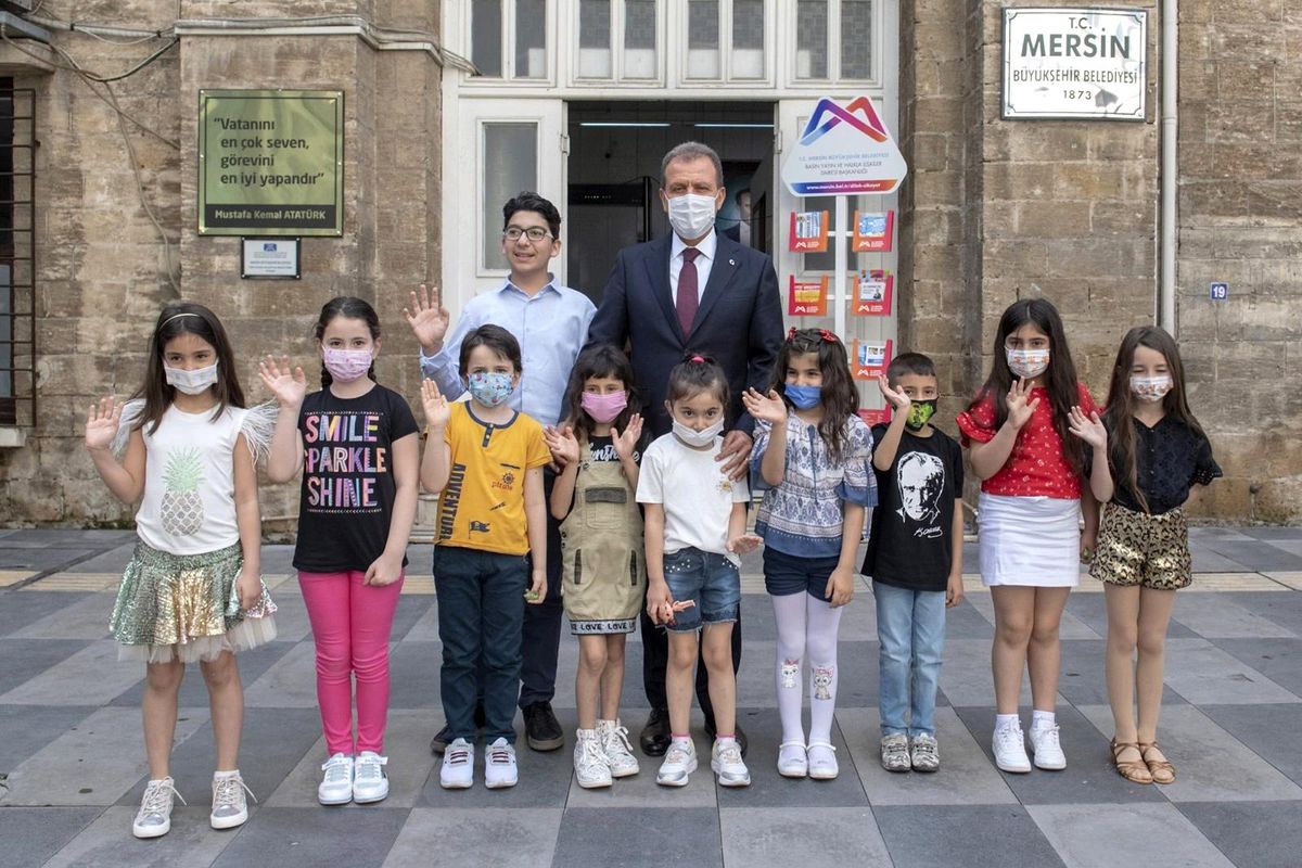 Başkan Seçer, koltuğunu çocuklara devretti