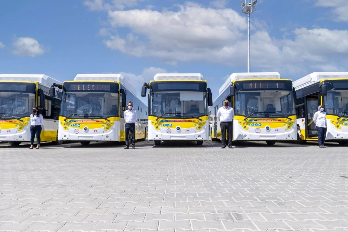 Büyükşehir Belediyesinin aldığı otobüslerden 30\'u Mersin\'e geldi