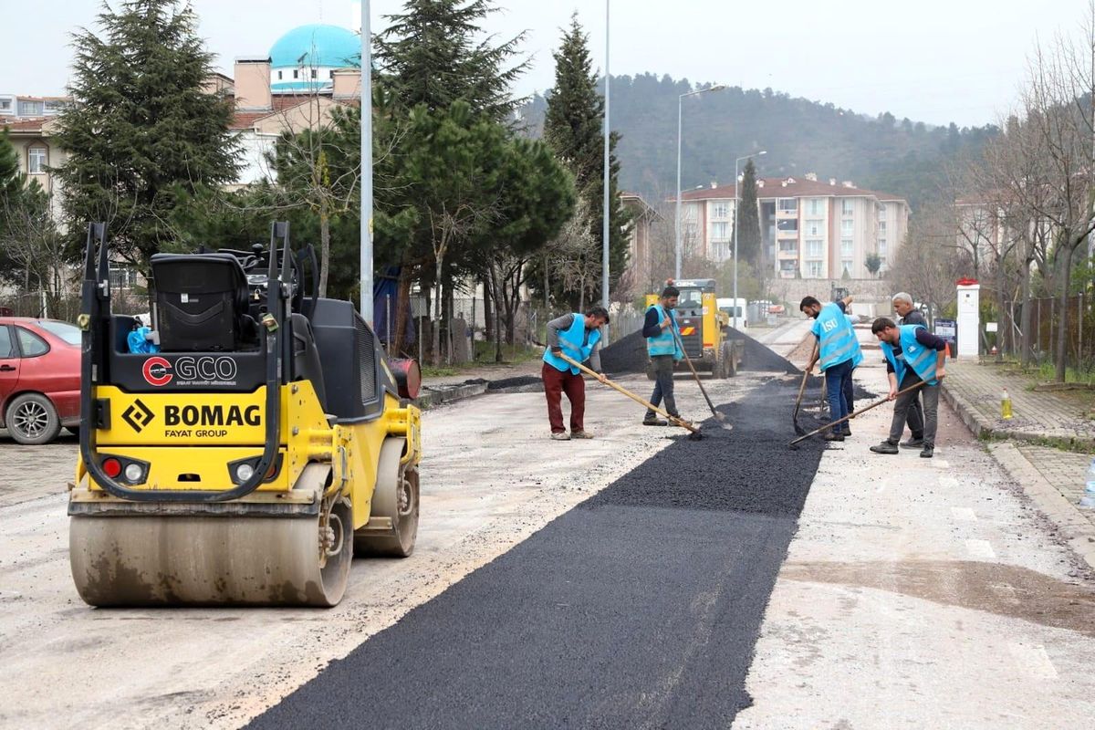 Derince\'de üstyapı çalışmaları sürüyor