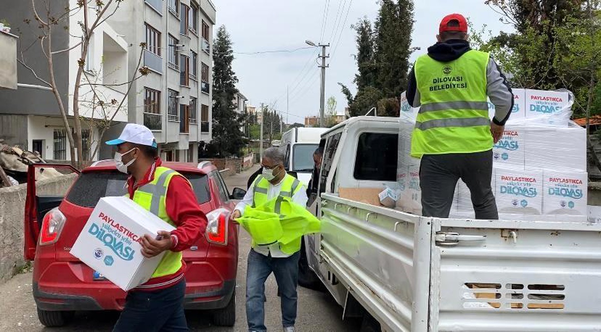 Dilovası\'nda tüm hanelere Ramazan kumanyası