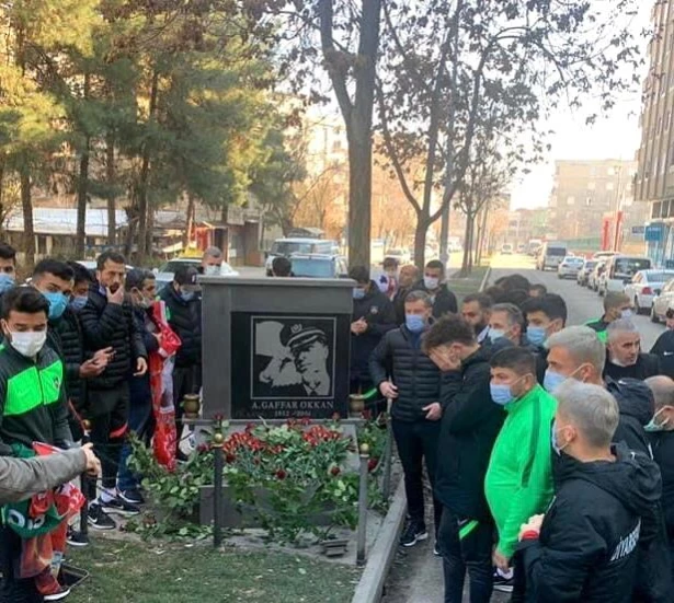 Diyarbekirspor Teknik Direktörü Şenol: Kupayı Gaffar Okkan'ın mezarına götüreceğiz 