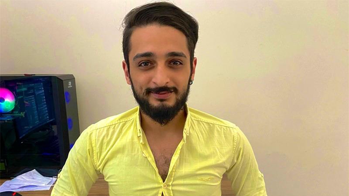 Furkan Bayraktar: "Yazarlıkta tamamen duygular ve düşünceler konu alınıyor"