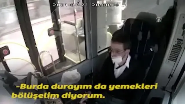 İftar yemeğini yolcusuyla paylaşan halk otobüsü şoförü konuştu İftar yemeğini yolcusuyla paylaşan halk otobüsü şoförü konuştu