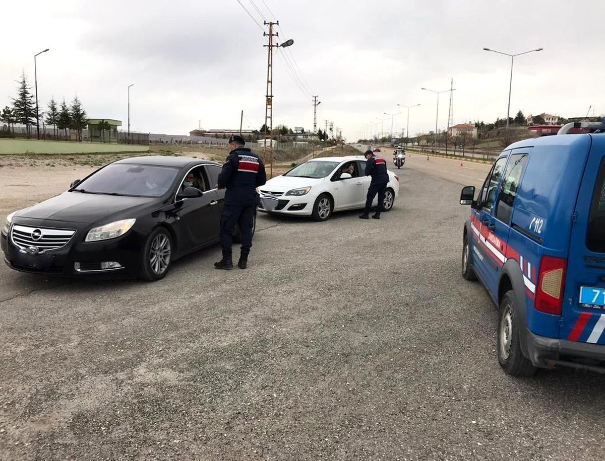 Kırıkkale\'de 82 saatlik kısıtlamada 72 bin liralık ceza