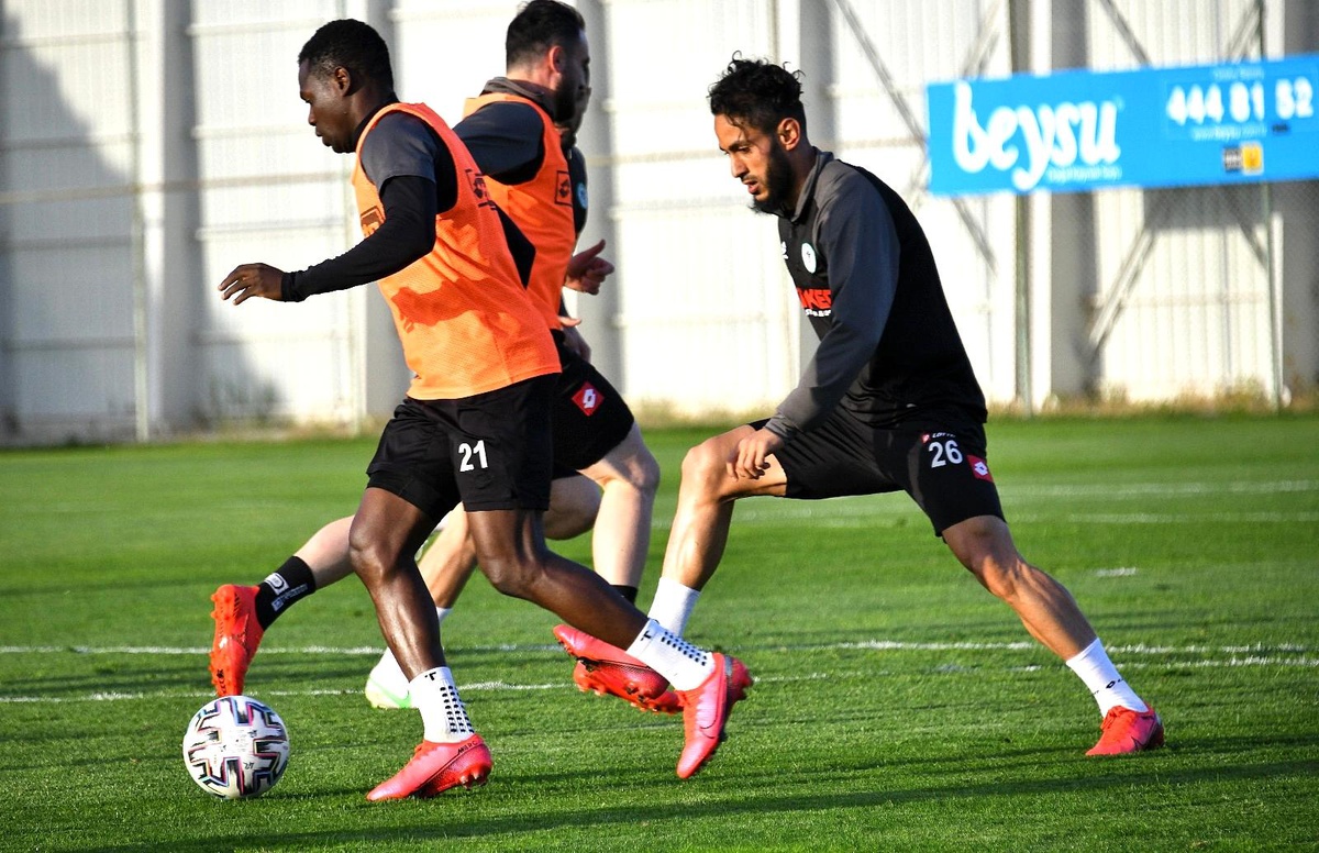 Konyaspor\'da Galatasaray maçı hazırlıkları devam ediyor