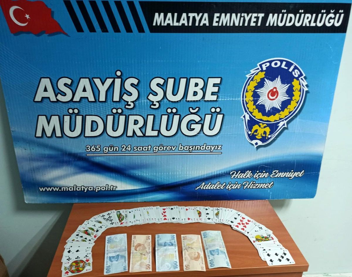 Kumar oynayan 4 şahsa idari para cezası