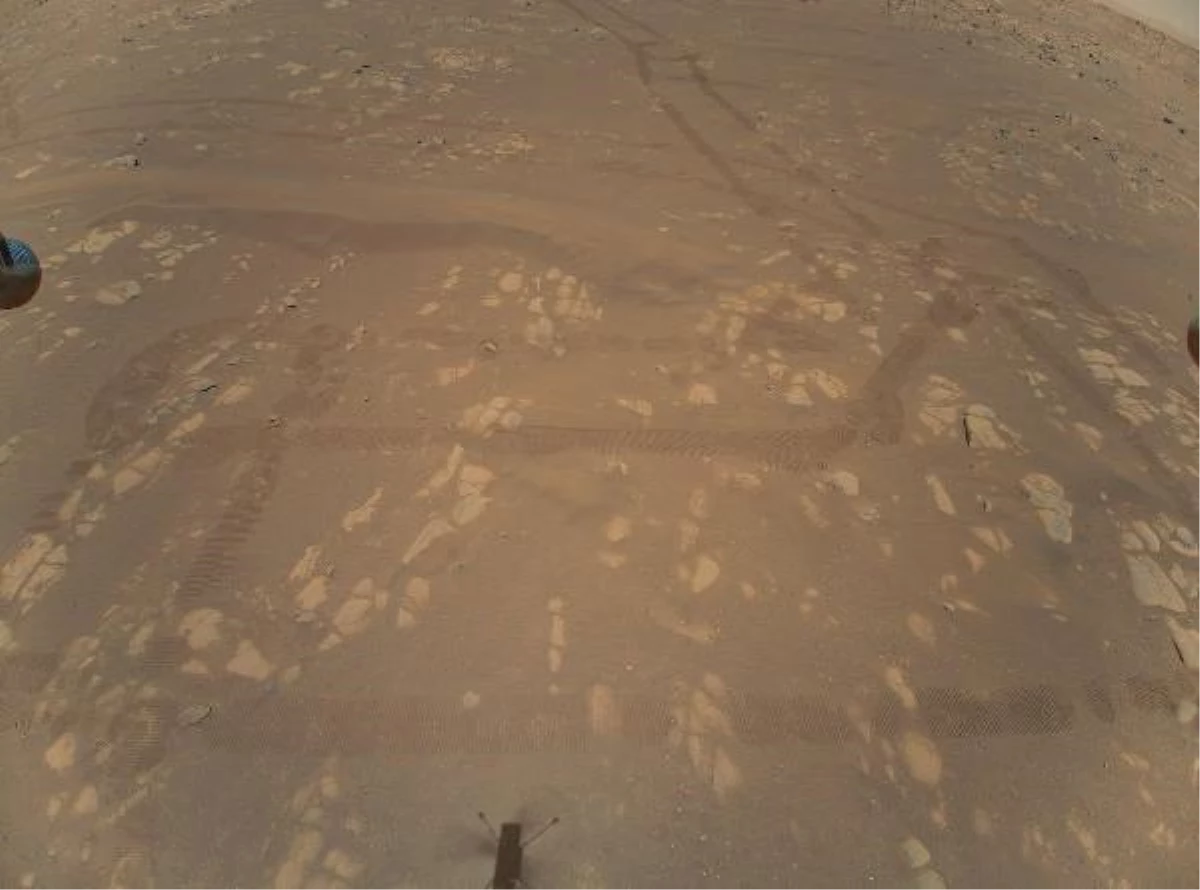 NASA, Mars\'taki ilk helikopter uçuşundan görüntü paylaştı
