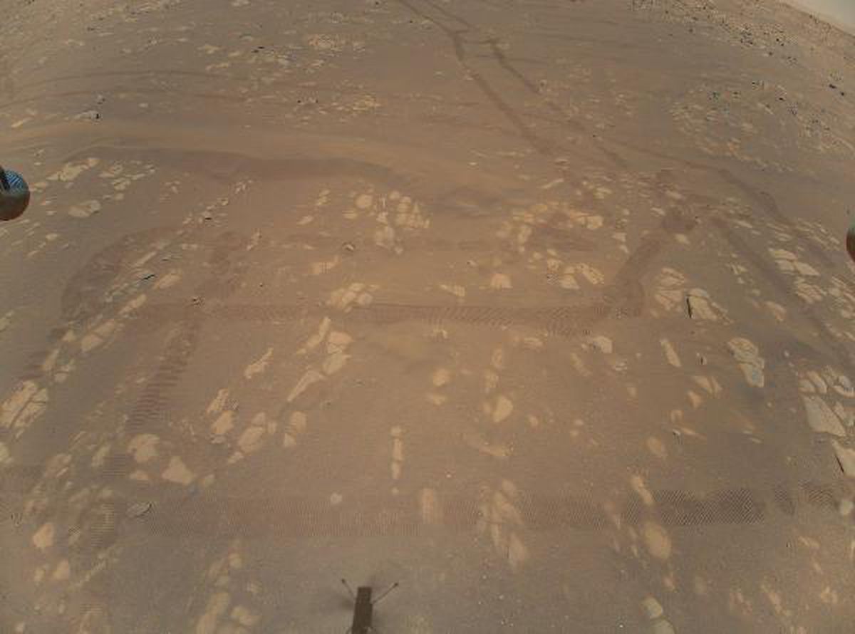 NASA, Mars\'taki ilk helikopter uçuşundan görüntü paylaştı