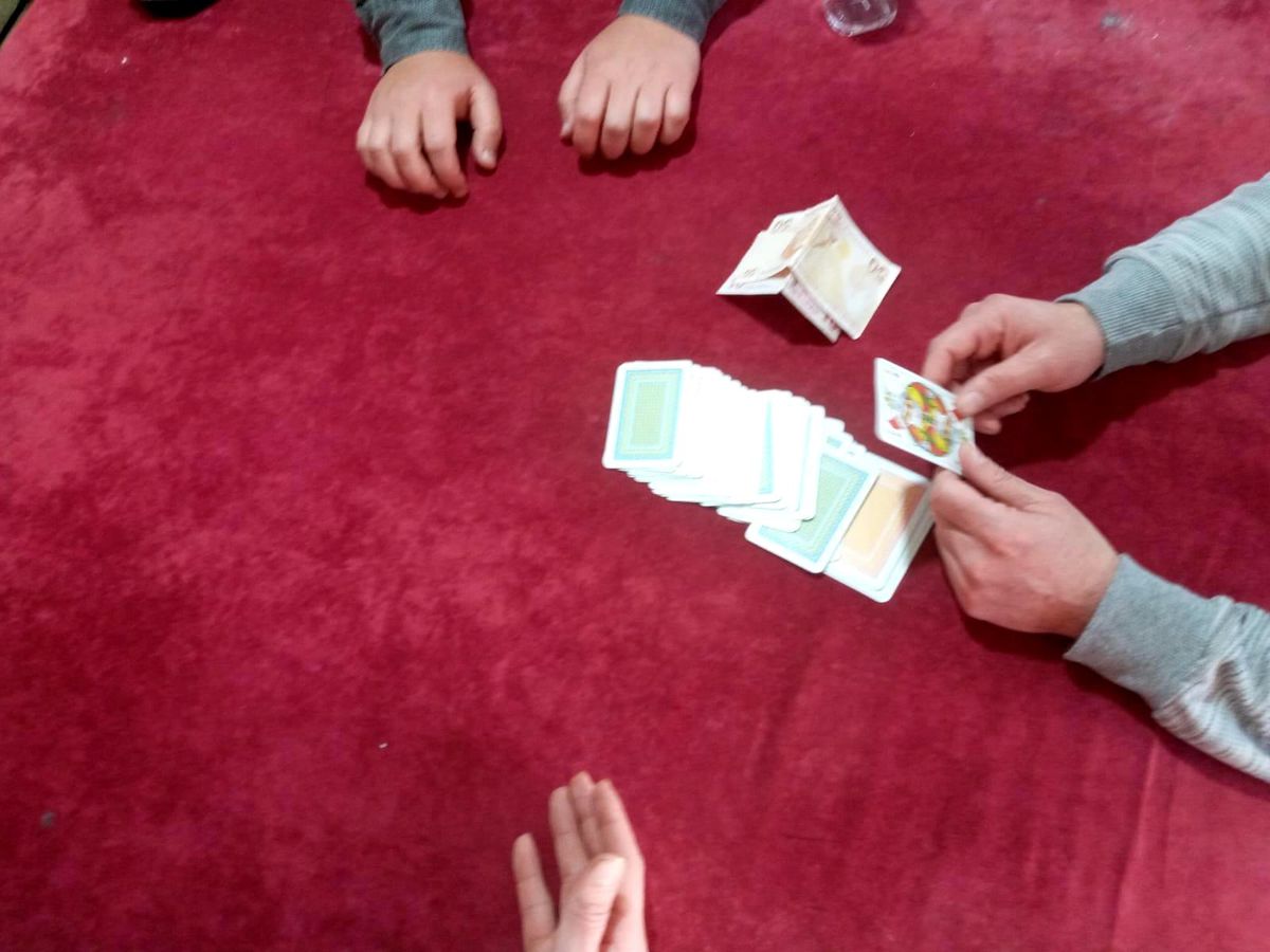 Son dakika haber: Sarıgöl\'de emniyetten uyuşturucu ve kumar operasyonu