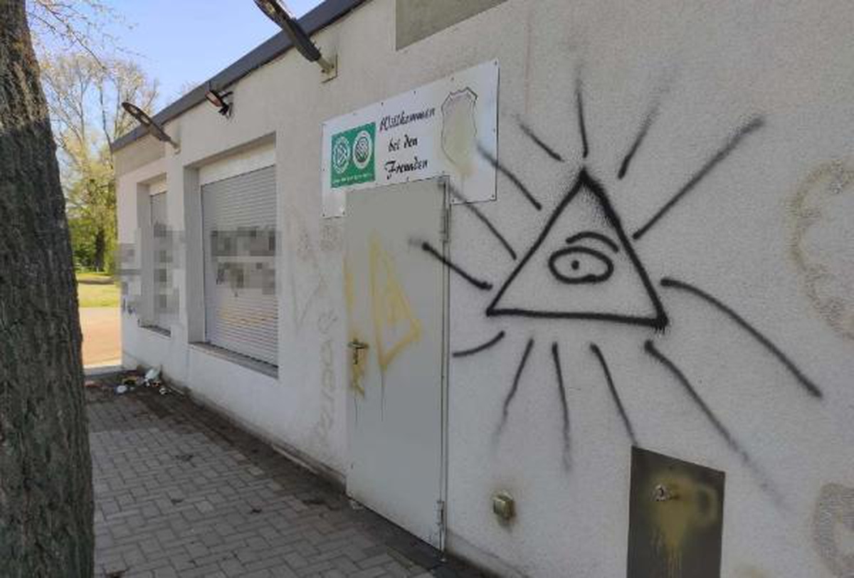Almanya\'da Türk spor kulübüne islamofobik saldırı