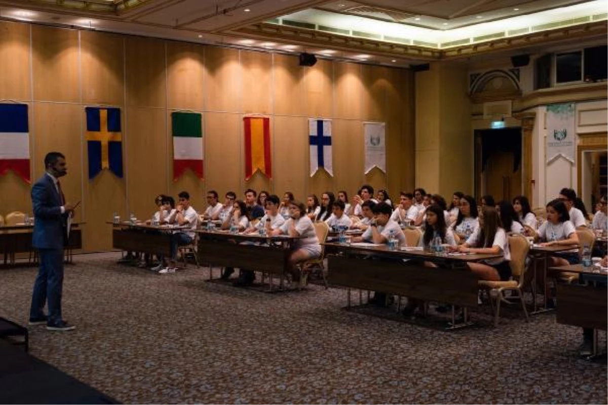 Başarılı Devlet Liseleri "Liseli Büyükelçiler Programı" ile dünyaya açılıyor