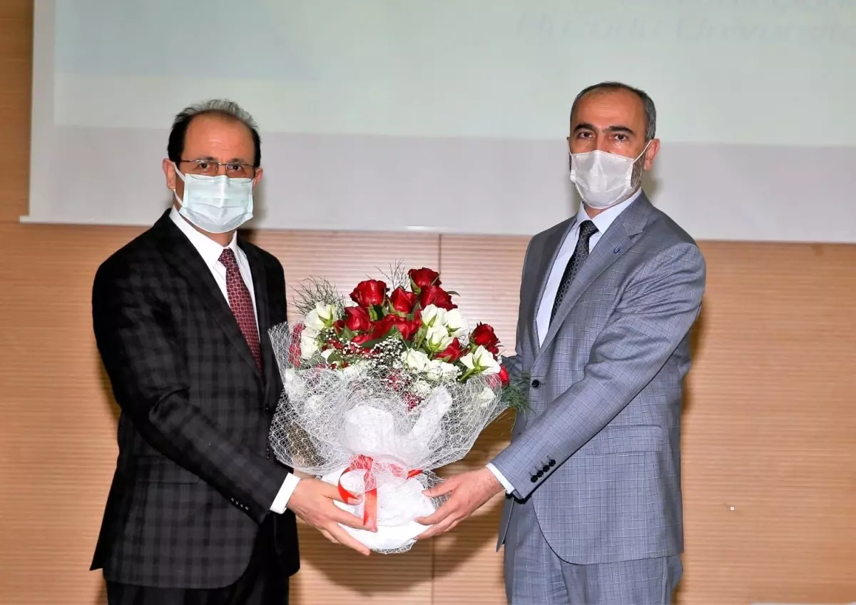 Bayburt Üniversitesi Rektörü Prof. Dr. Mutlu Türkmen görevine başladı