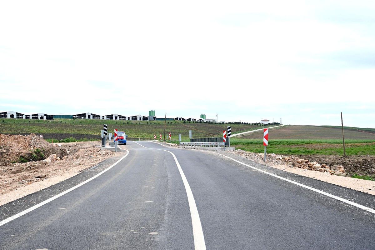 Büyükşehir\'den üç ilçeye yol müjdesi