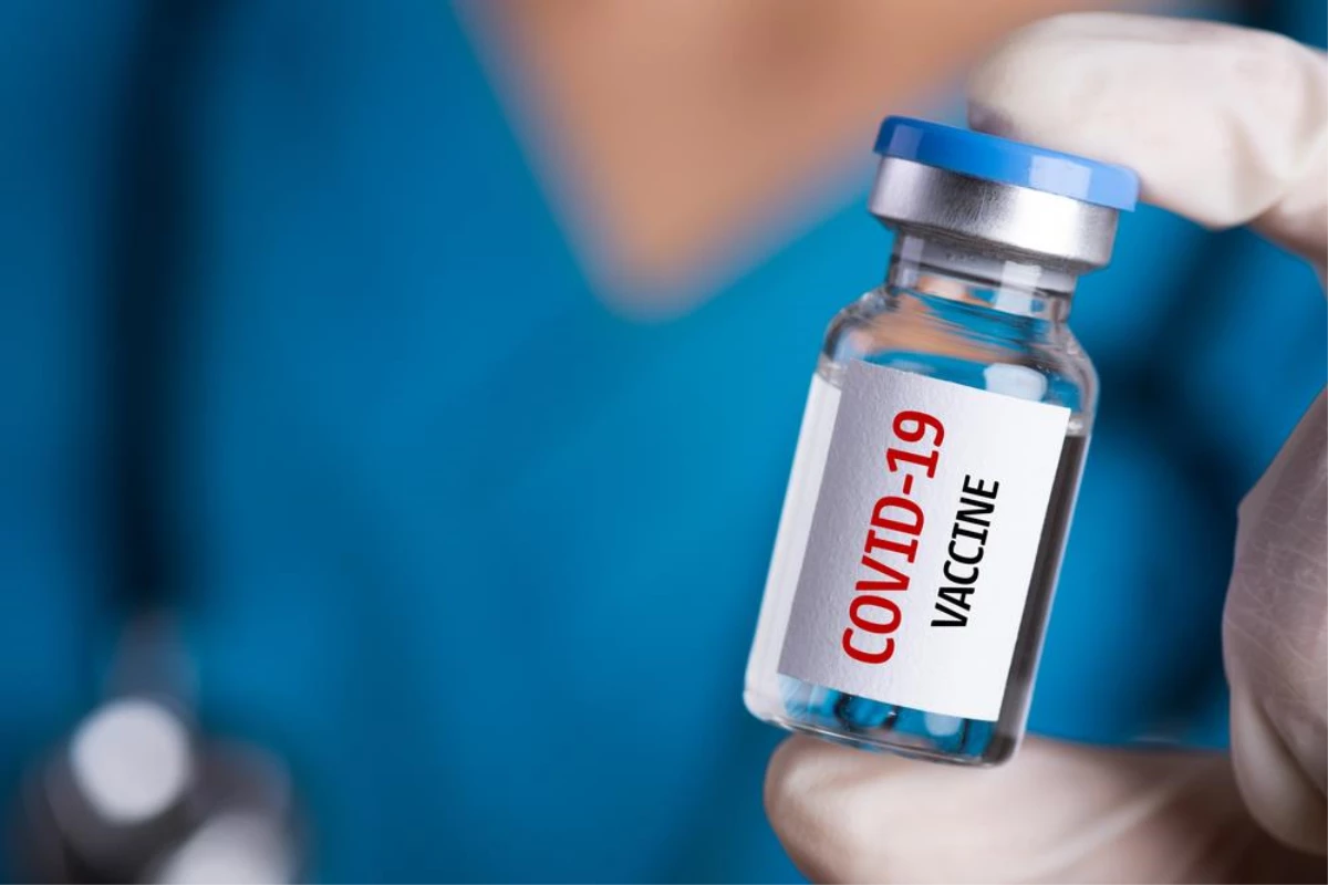 COVID-19\'a yakalanmaktansa aşıdaki geçici yan etkileri yaşamak daha akılcı