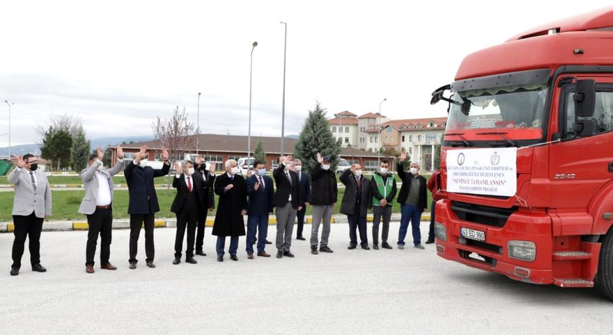 DPÜ\'nün yardım tırı İdlib\'e uğurlandı