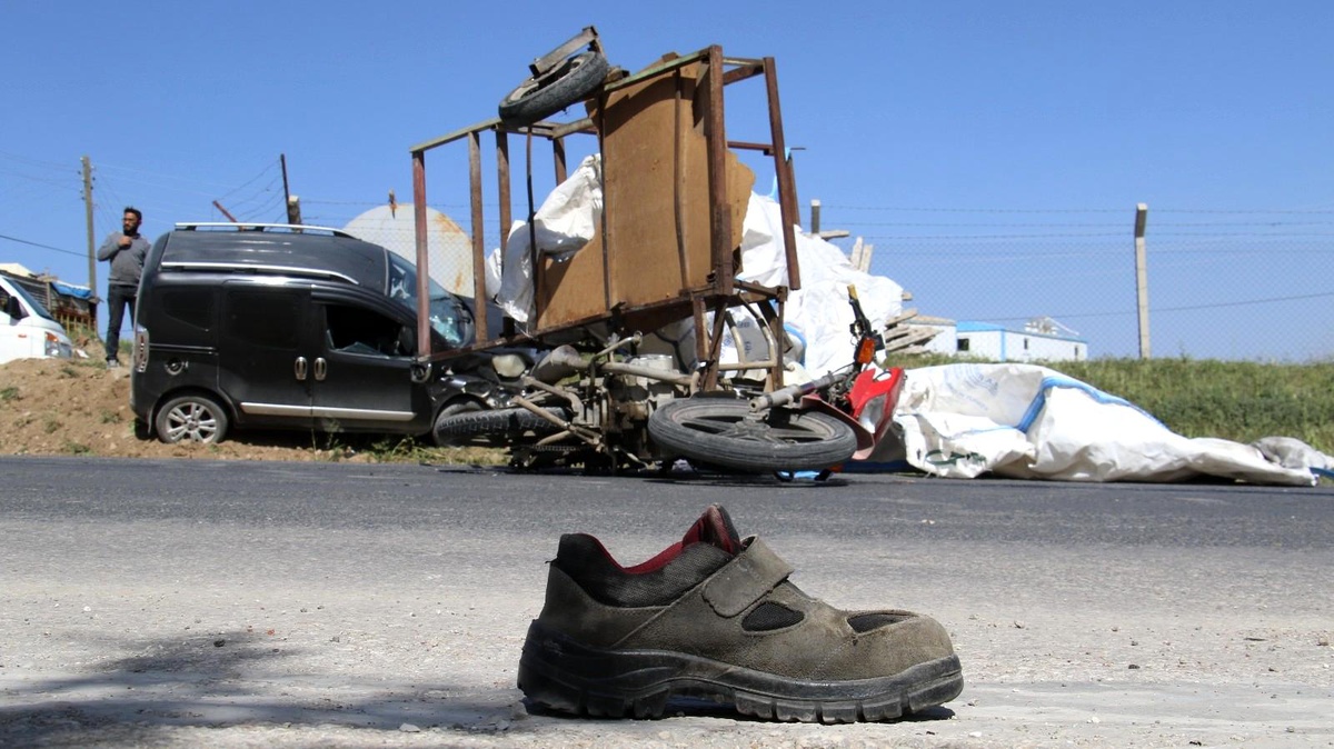 Elazığ\'da otomobil ile motosiklet çarpıştı: 2 yaralı