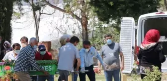 Evinde ölü bulunan Çiğdem, gözyaşlarıyla toprağa verildi