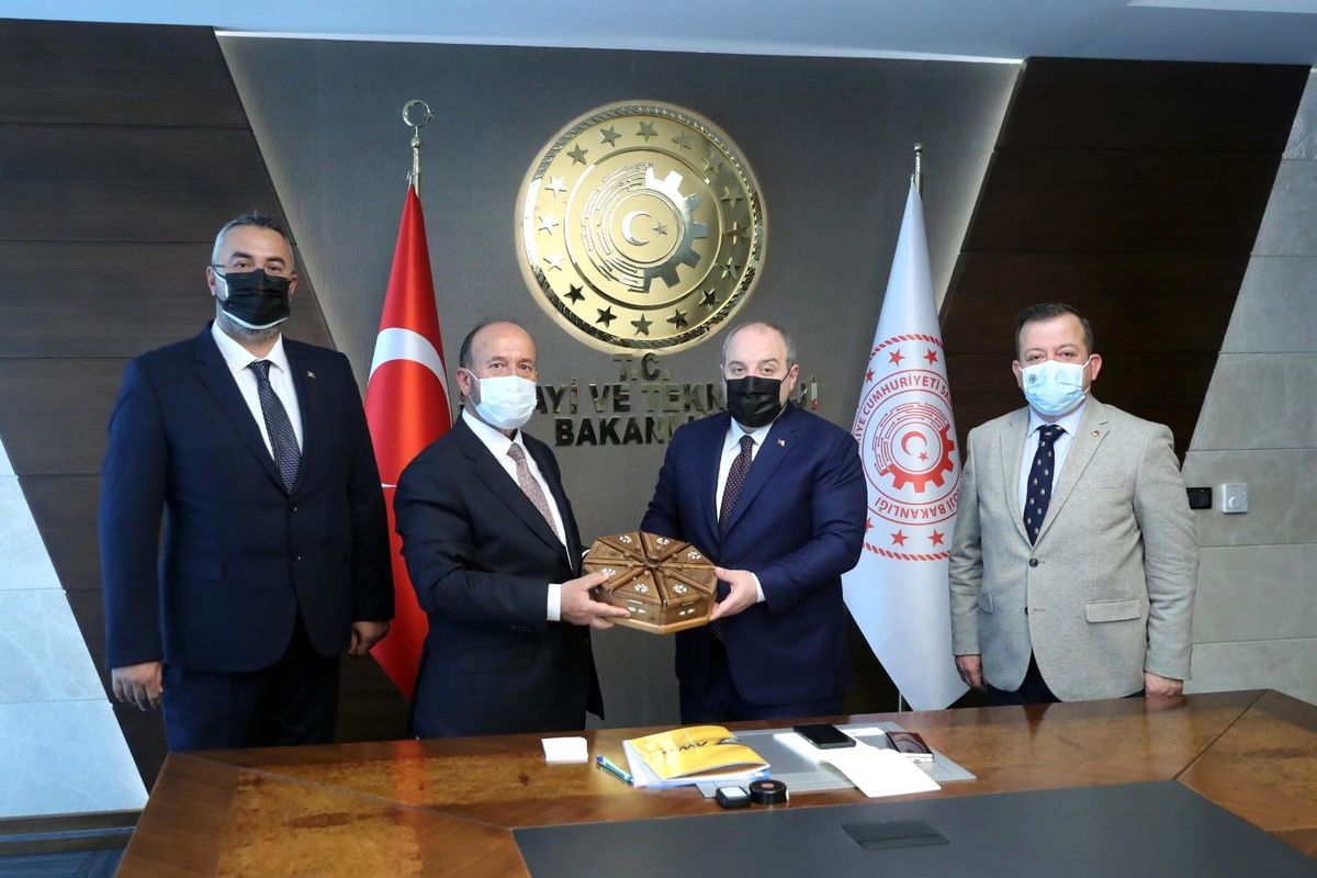 Fore kazık imalatında çığır açacak milli projeye Bakan Varank\'tan destek sözü