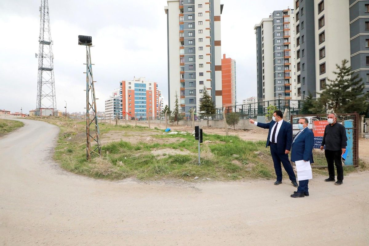 "İğneyle kuyu kazarak ilçemize yeşil alan kazandırıyoruz"