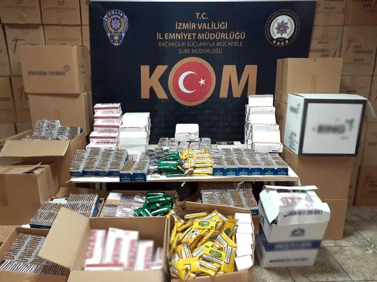 İzmir\'de piyasa değeri 6 milyon lira olan kaçak ürün ele geçirildi