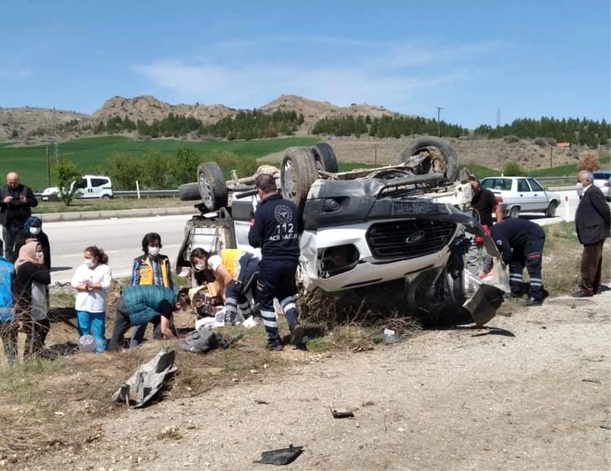 Kontrolden çıkan ticari araç devrildi: 5 yaralı