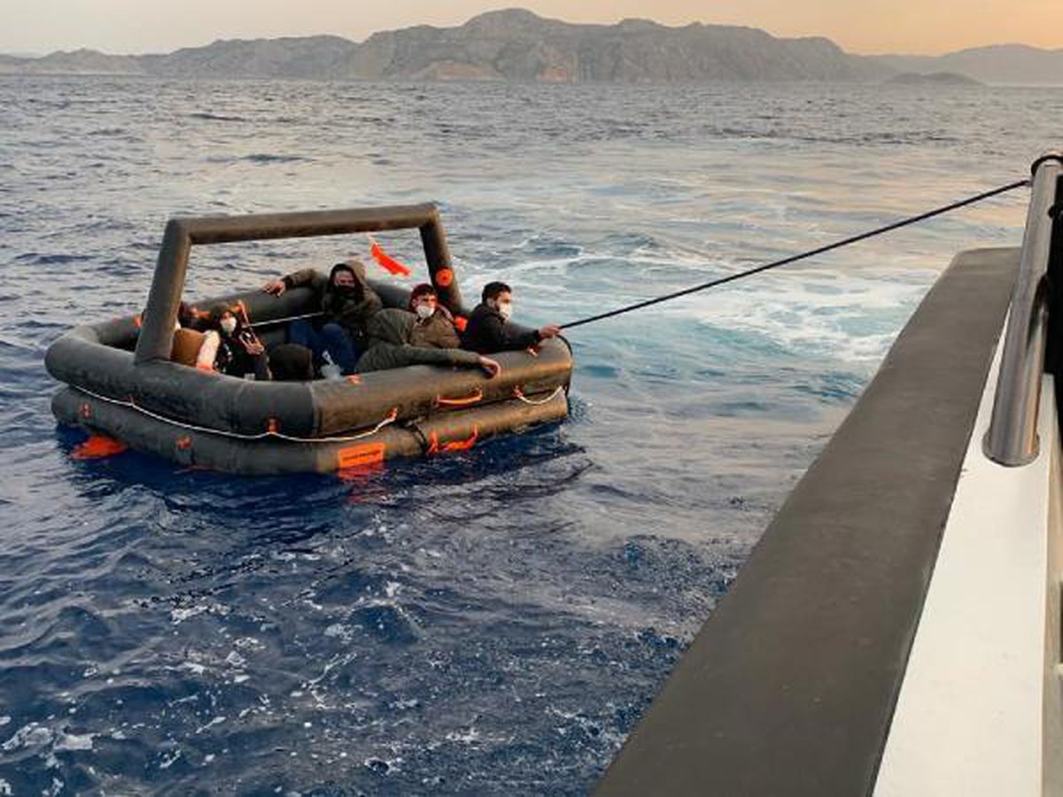 Marmaris\'te 8 kaçak göçmen kurtarıldı