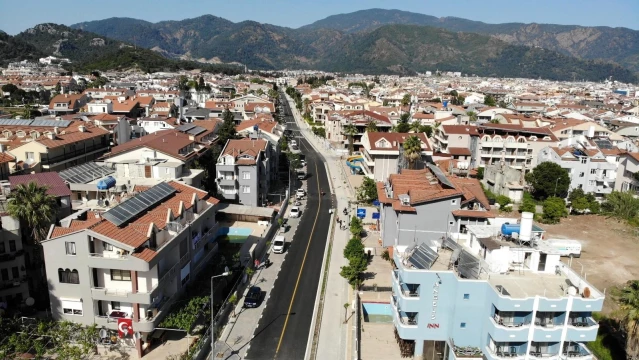 Marmaris'te caddeler yeni görünüme kavuştu