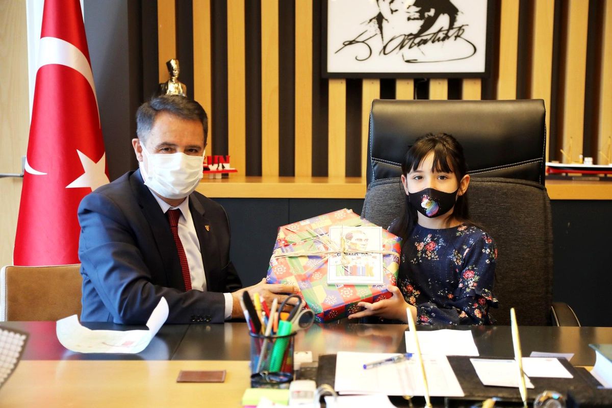 Minik Elif\'in önerisi Başkan Deveci\'yi harekete geçirdi