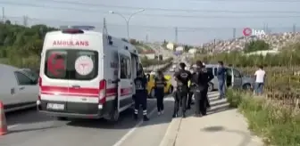 Ticari taksi, sivil polis aracına çarptı: 2'si polis 3 yaralı