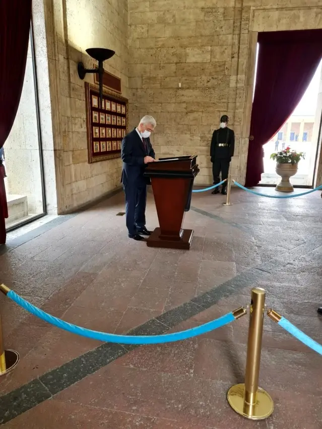 Türk Veteriner Hekimleri Birliği'nden Anıtkabir'e ziyaret