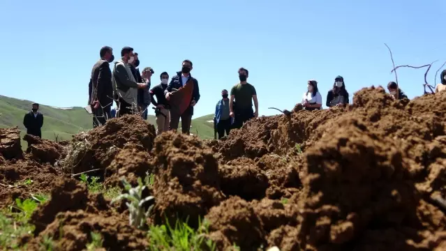 Yüksekova'da ekime kadın eli değdi