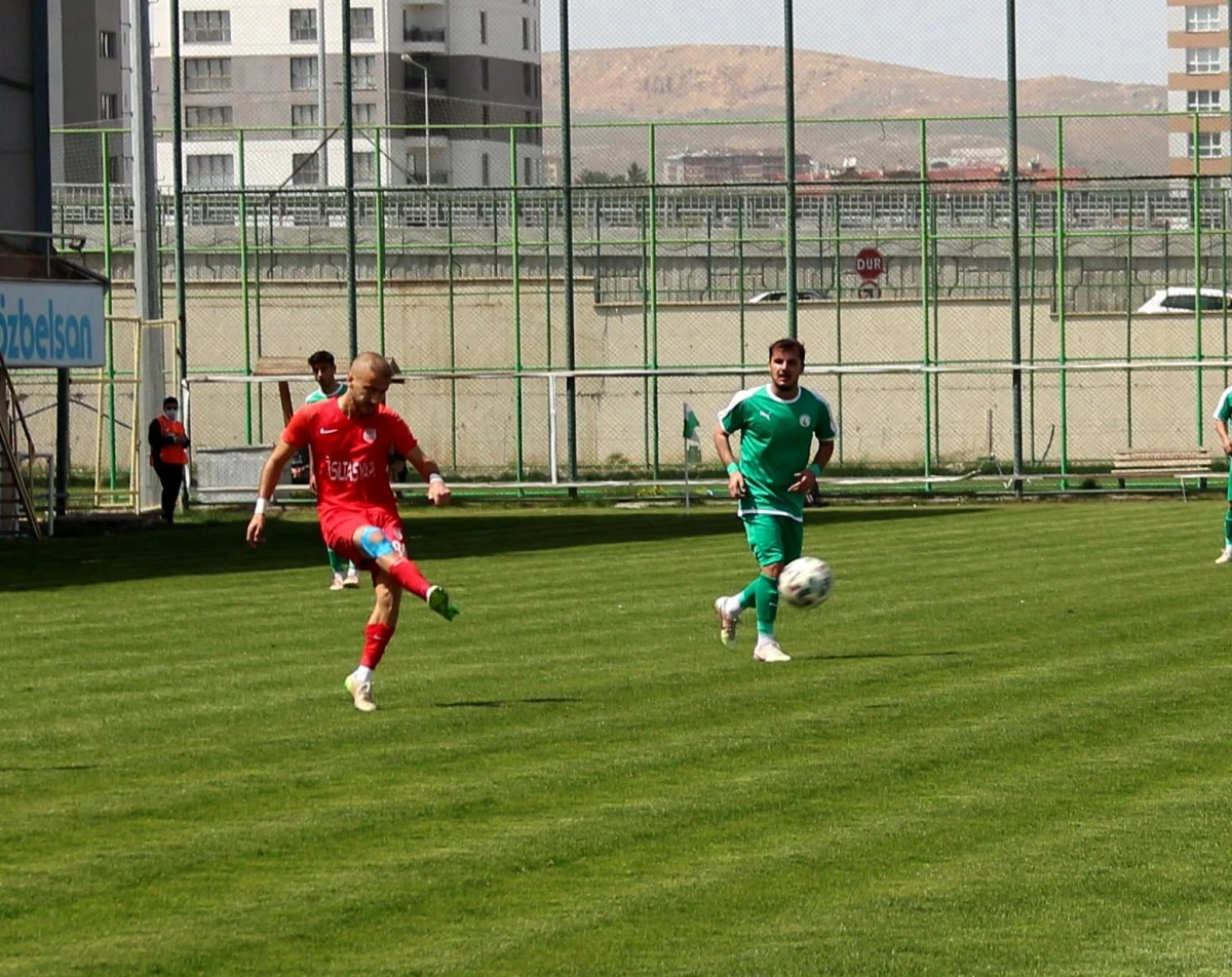 2. Lig: Sivas Belediyespor: 2 Pendikspor: 4