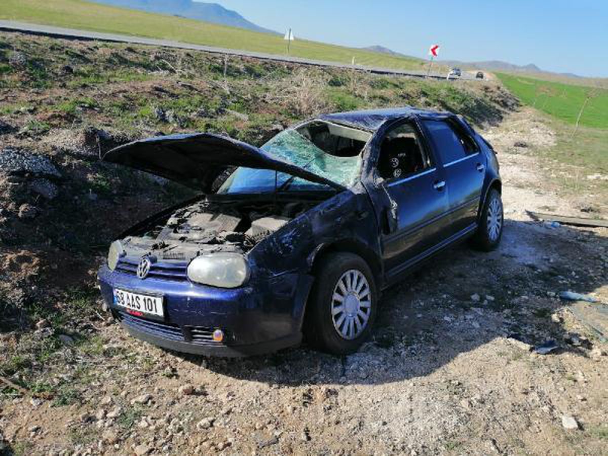 Aksaray\'da otomobil devrildi; anne öldü, 2 kızı yaralı