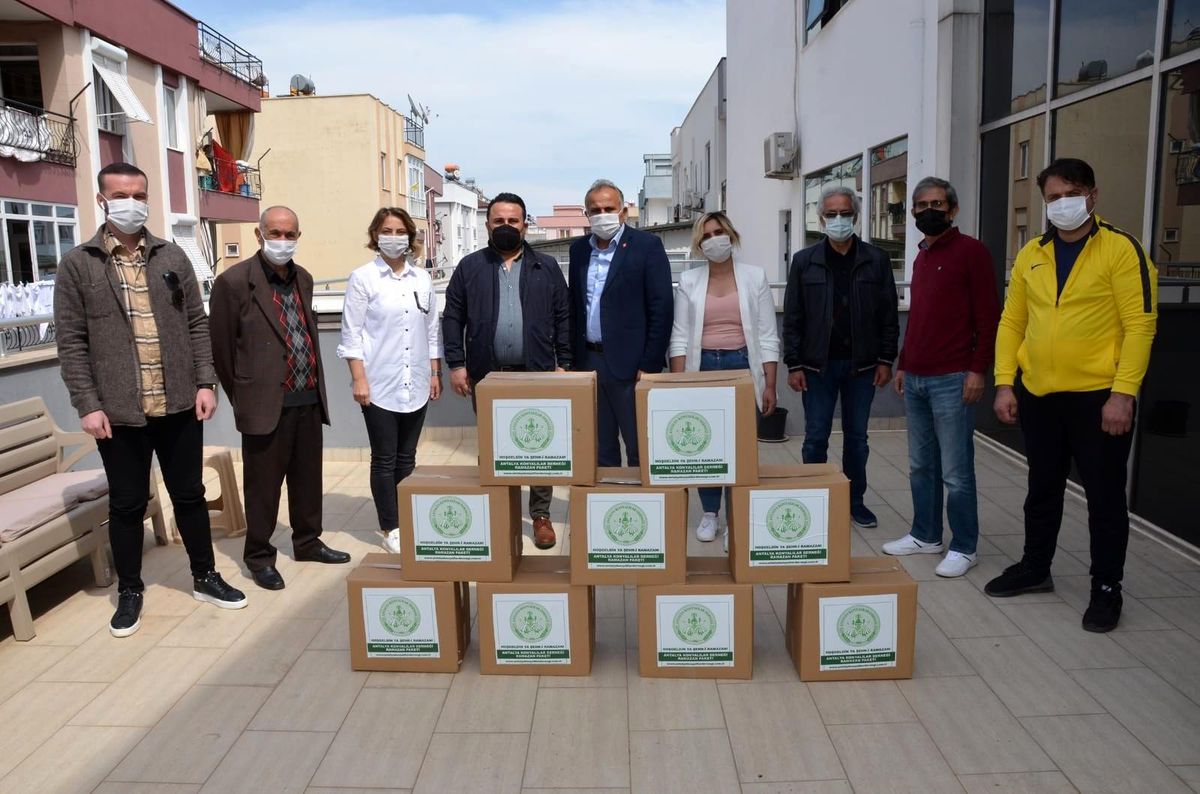 Antalya Konyalılar Derneği\'nden, 500 aileye destek