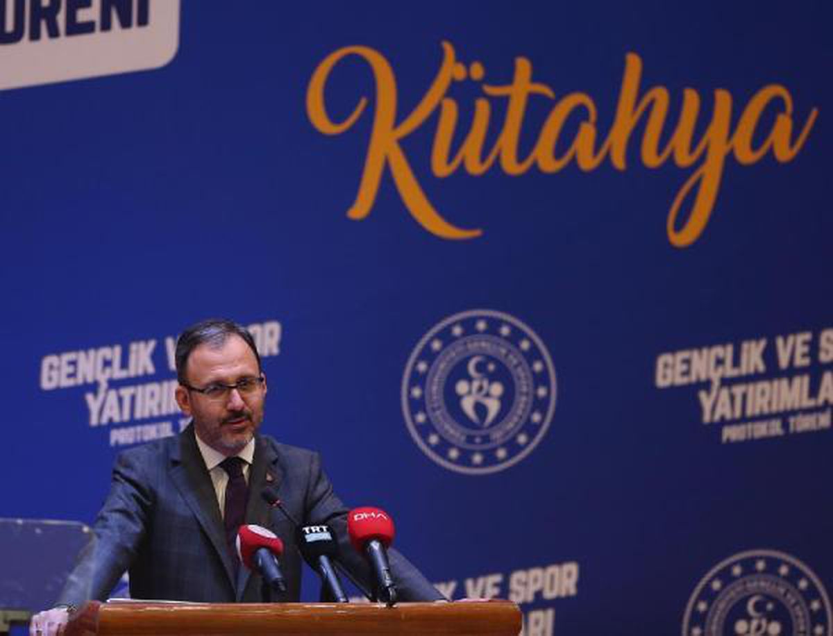 Bakan Kasapoğlu, Kütahya\'ya yapılacak gençlik ve spor yatırımlarını açıkladı