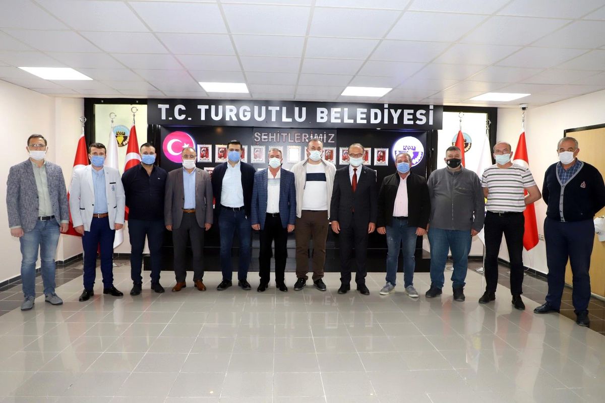 Başkan Çetin Akın\'dan yerel esnafa destek çağrısı