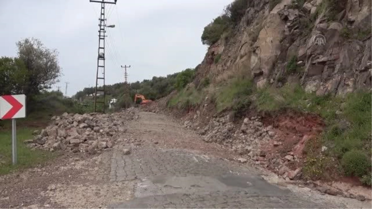 ÇANAKKALE - Assos Antik Limanı\'nda işletmelerin kapatılmasının ardından risk oluşturan kayaların ıslahına başlandı