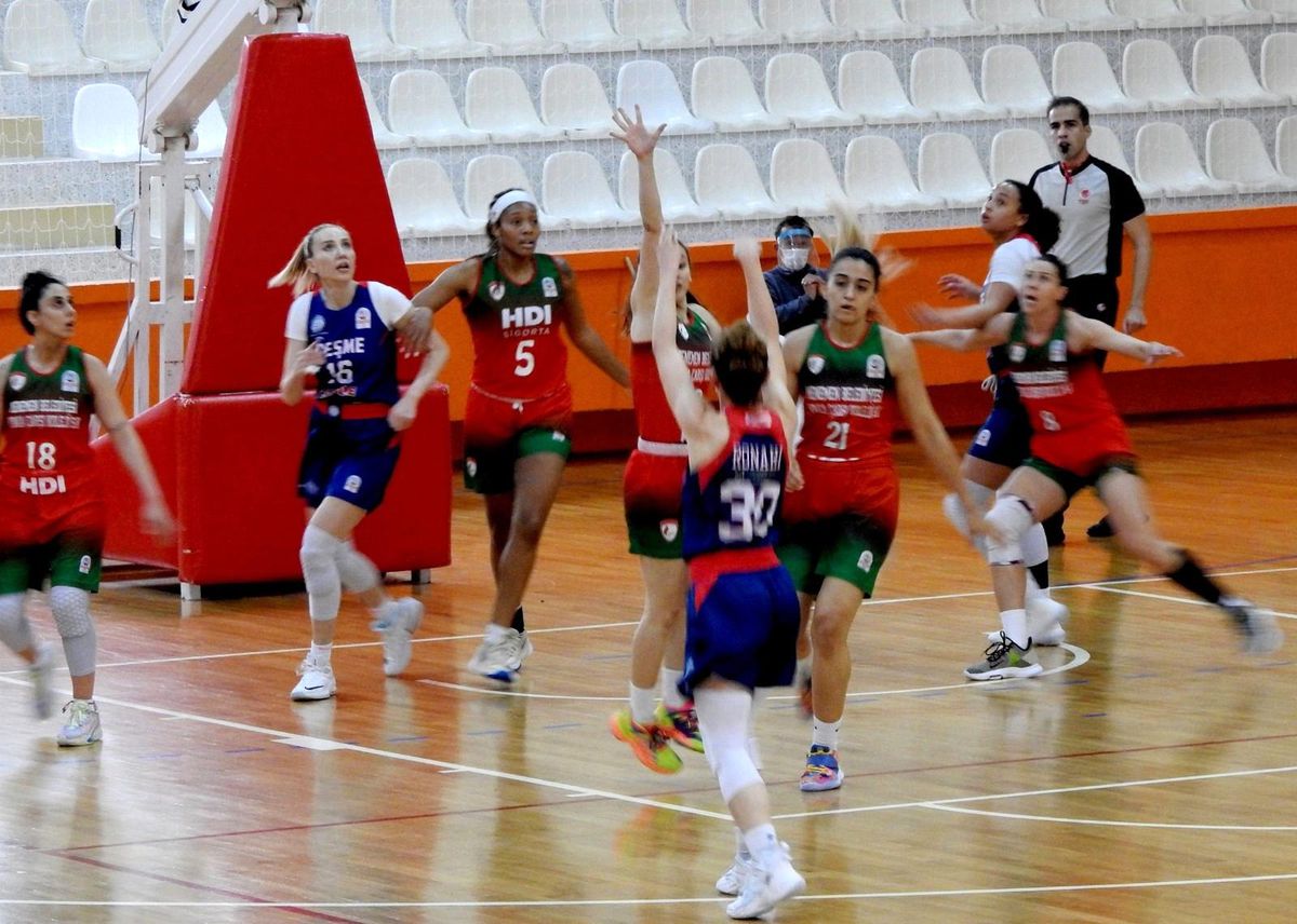 Çeşme Basket farklı yendi