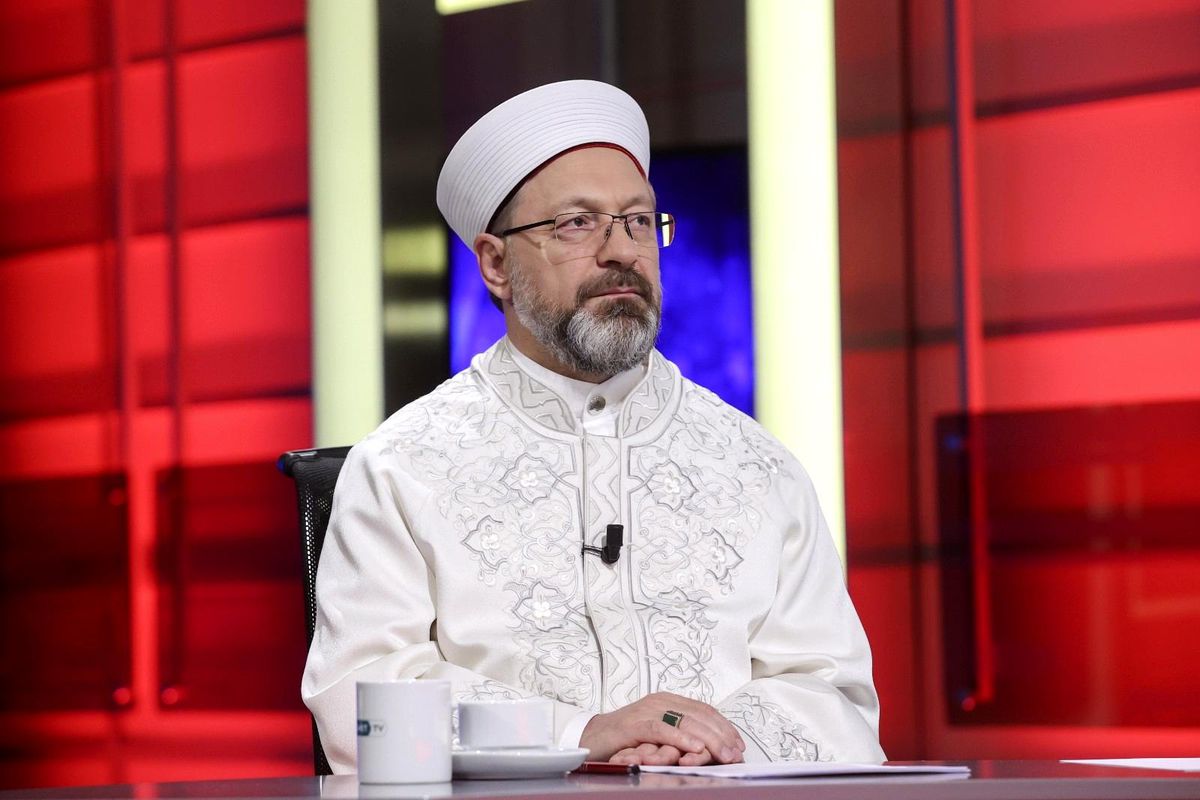 Tam kapanmada teravih hariç cuma ve vakit namazları camilerde kılınacak