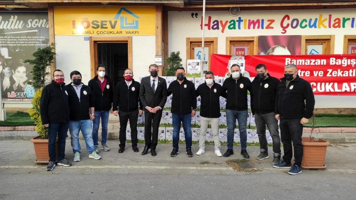 Galatasaray taraftarlarından LÖSEV\'e yardım