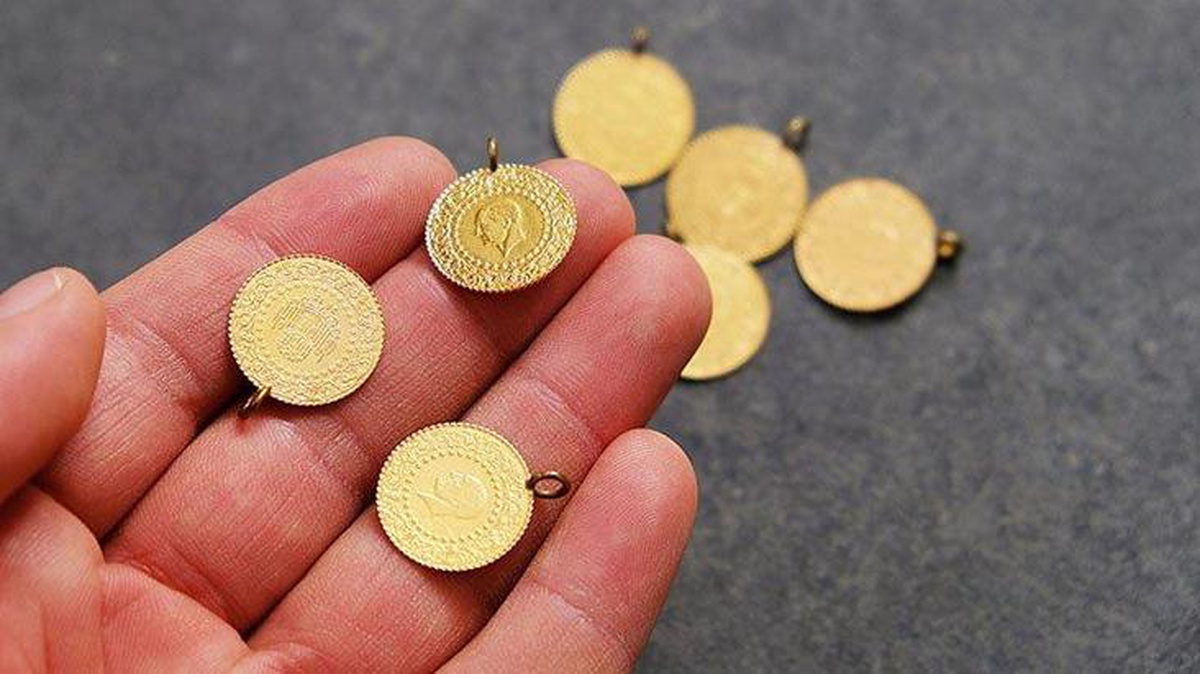 Güne düşüşle başlayan altının gram fiyatı 466 lira seviyesinden işlem görüyor